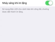 su-dung-den-plash-iphone-lam-thong-bao